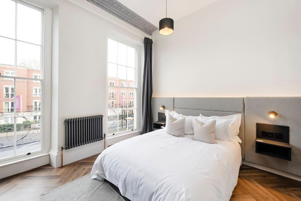 High End Free Parking Wifi Balcony Ensuite Cheltenham Exterior photo